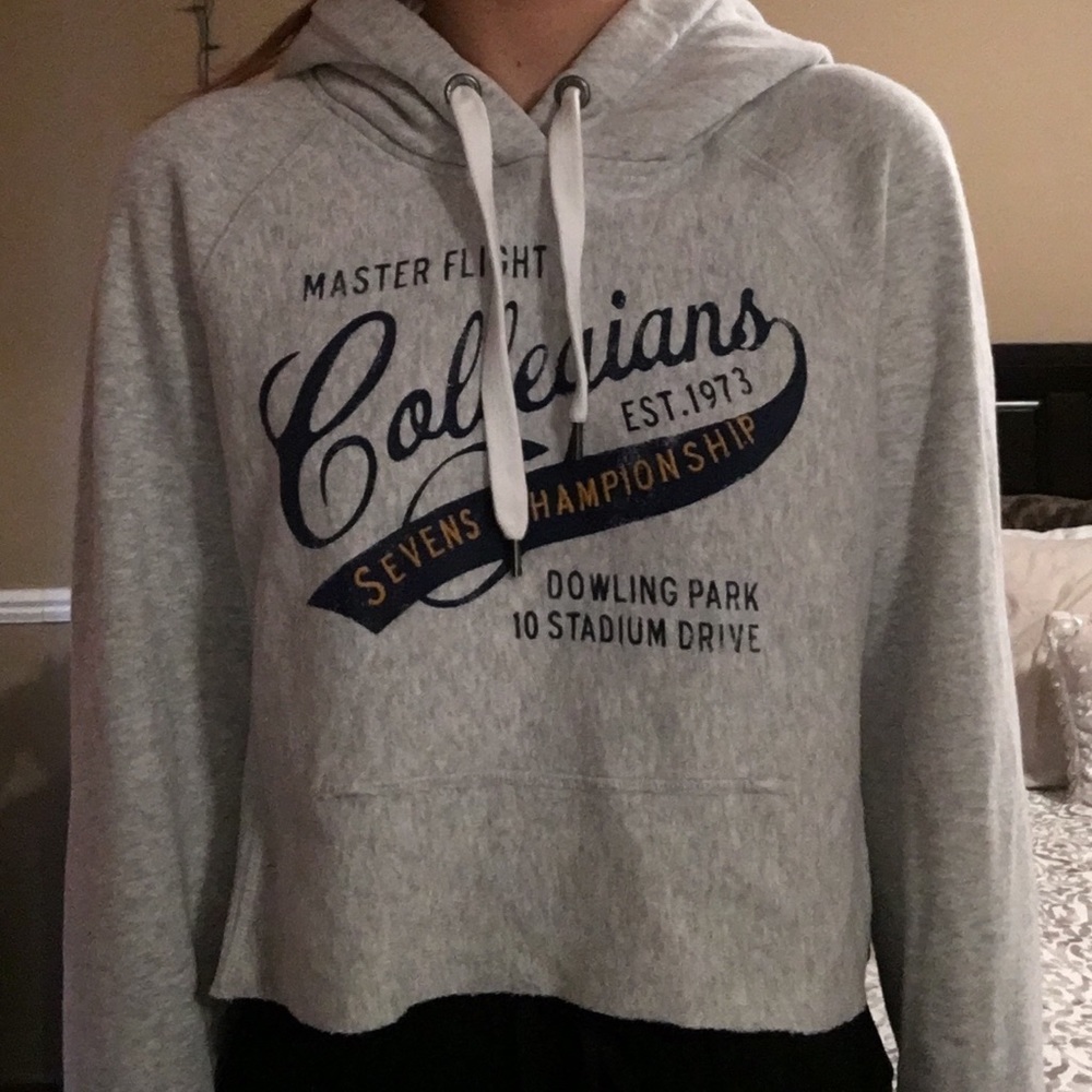 cropped graphic hoodie